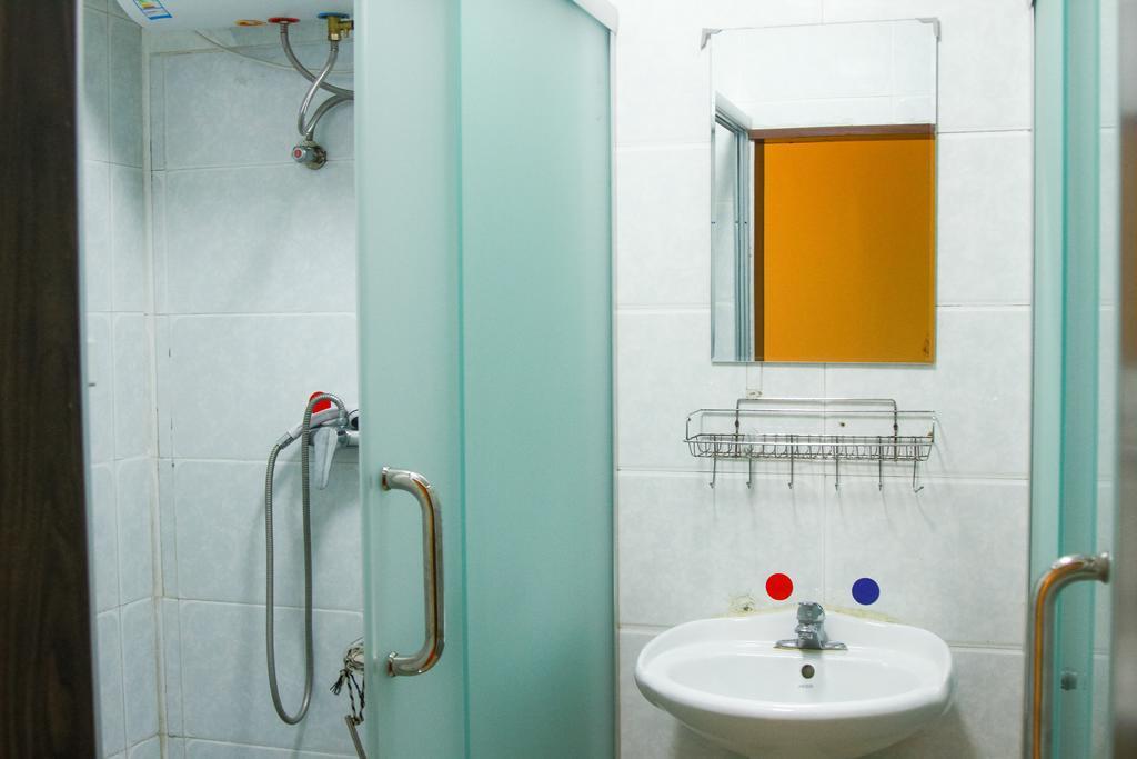 Leo Tian An Men Hostel Beijing Bagian luar foto
